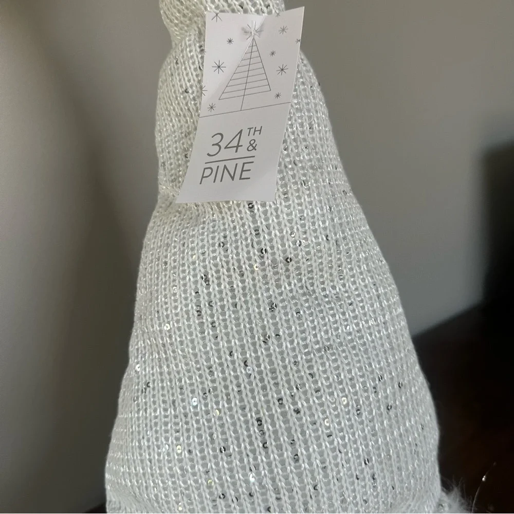 NWT Gorgeous White Gnome